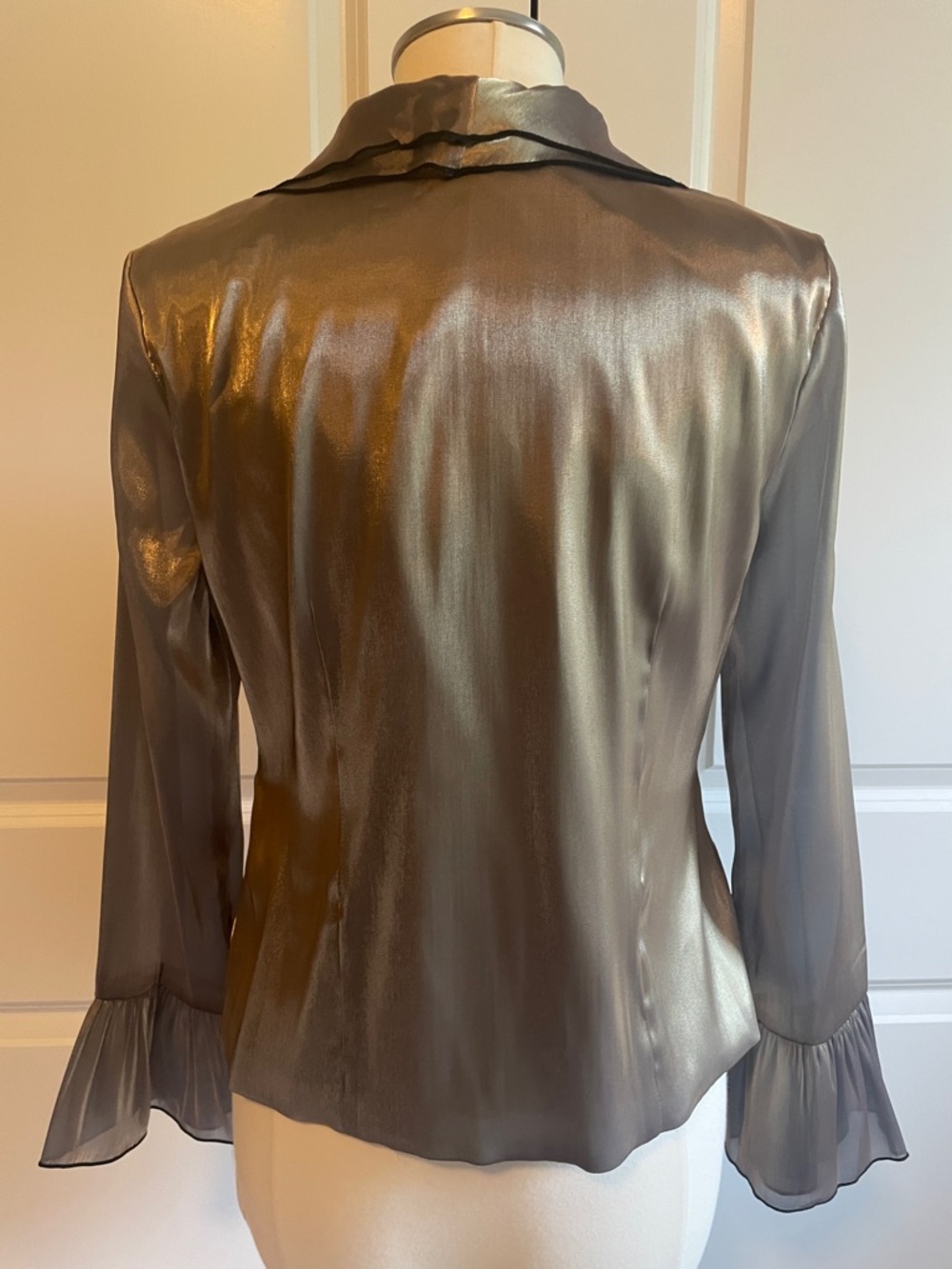 R & M Richards Satin-Look Metallic Copper Button-Up Women's Blouse Size 10 - Picture 6 of 11